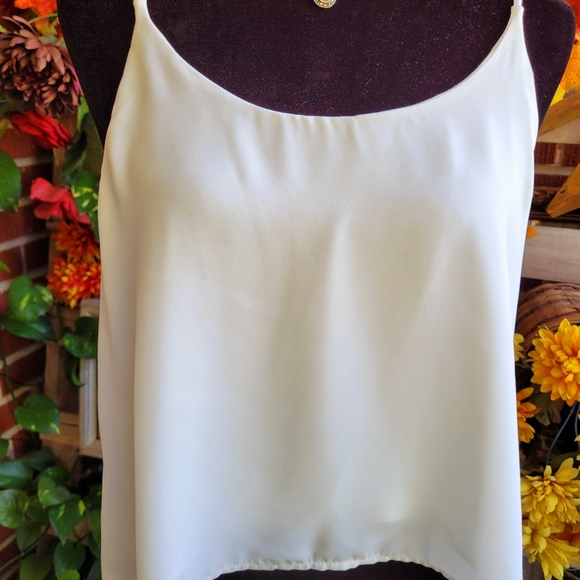 Ambiance Tank - Picture 2 of 5